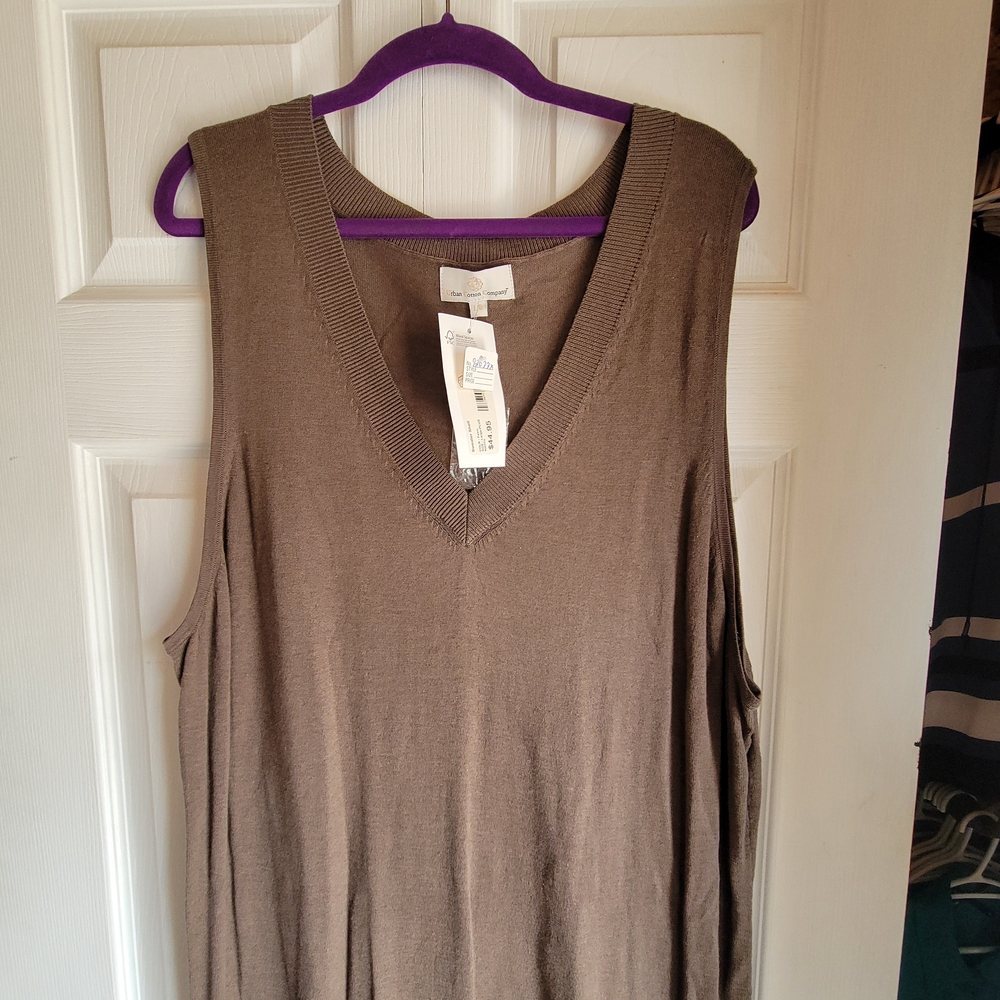 Women Plus Size  Brown V-Neck Sleeveless  Sweater Shell